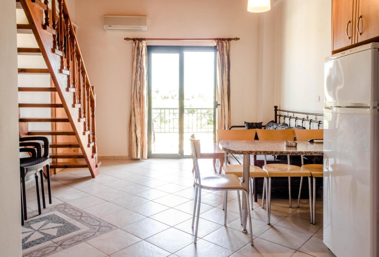 Irides Apartments Megalochori  エクステリア 写真