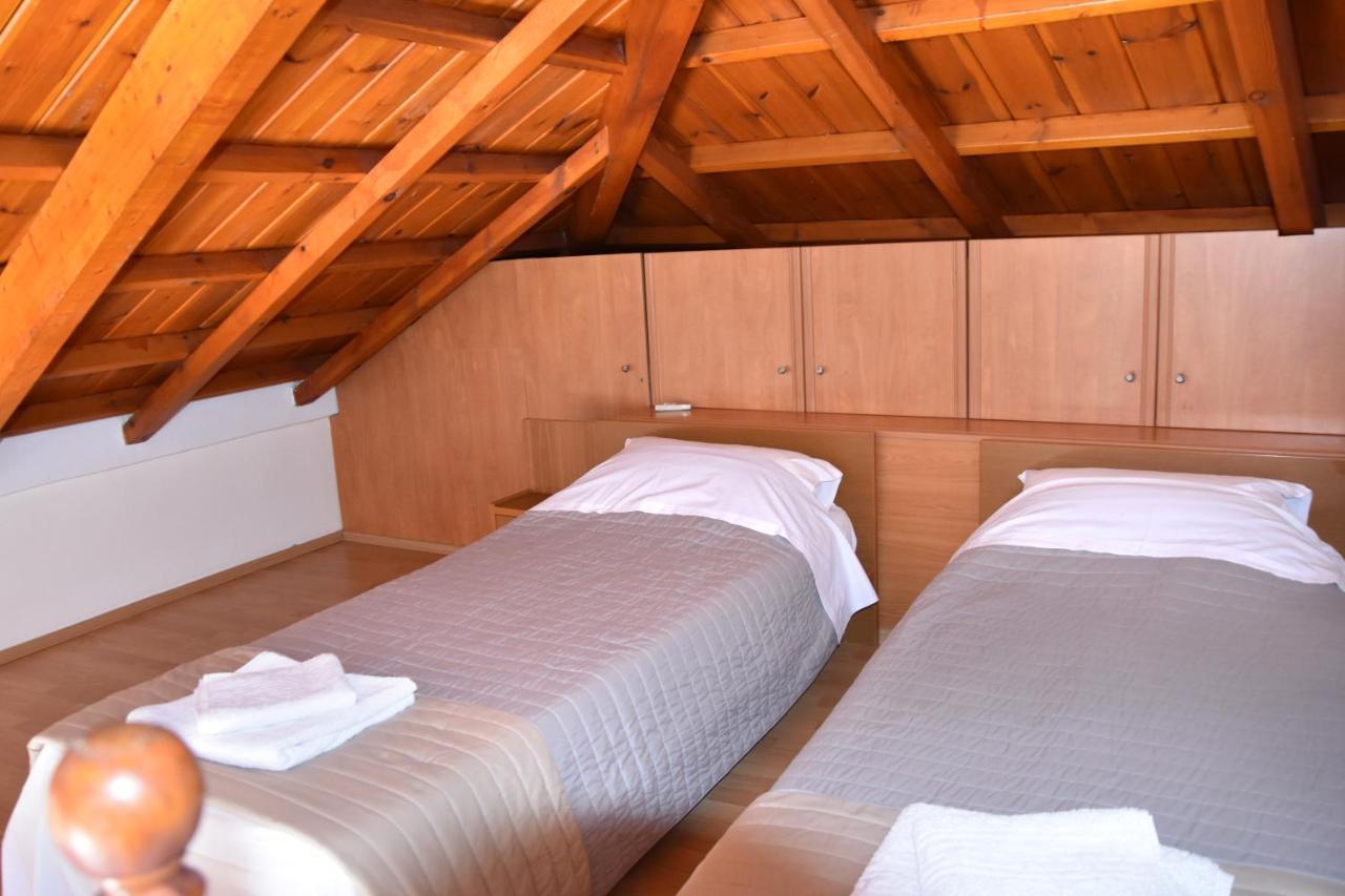 Irides Apartments Megalochori  エクステリア 写真