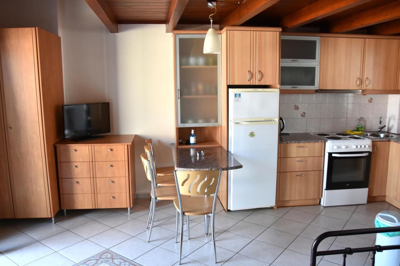Irides Apartments Megalochori  エクステリア 写真