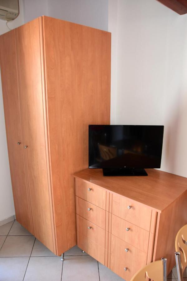 Irides Apartments Megalochori  エクステリア 写真