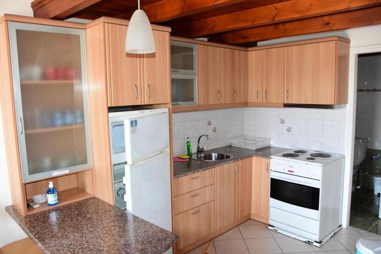 Irides Apartments Megalochori  エクステリア 写真